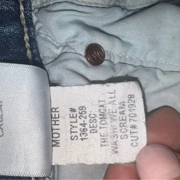 👖 Mother Jeans The Tomcat Straight Leg Size 26 – We All Scream Wash Distressed - Picture 8 of 8